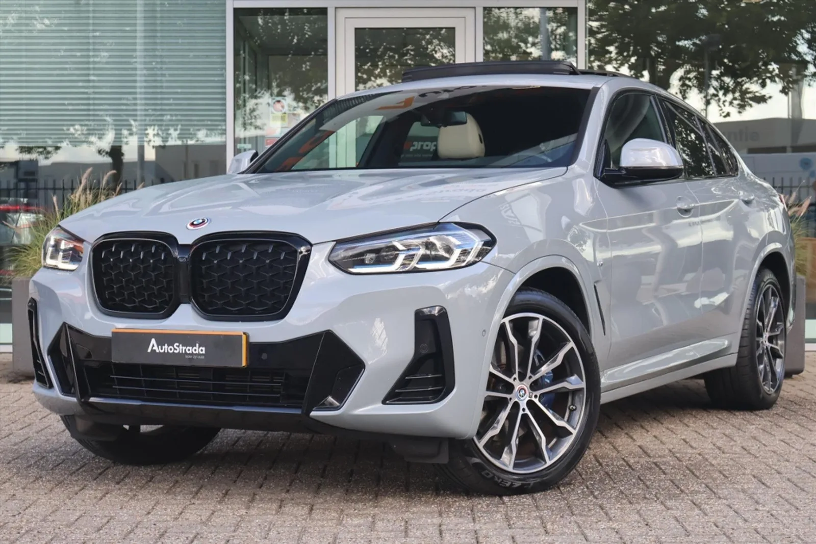 BMW X4 (2022) — foto 1
