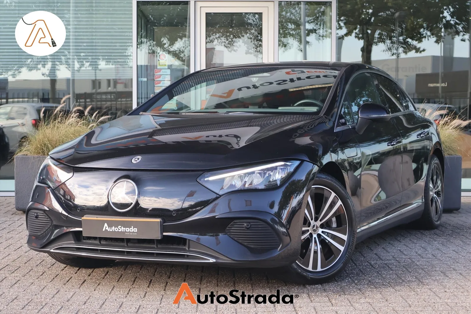 Mercedes-Benz EQE (2023) — foto 1