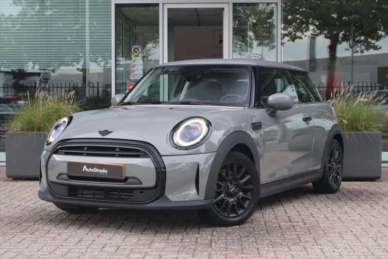 MINI One (2022)