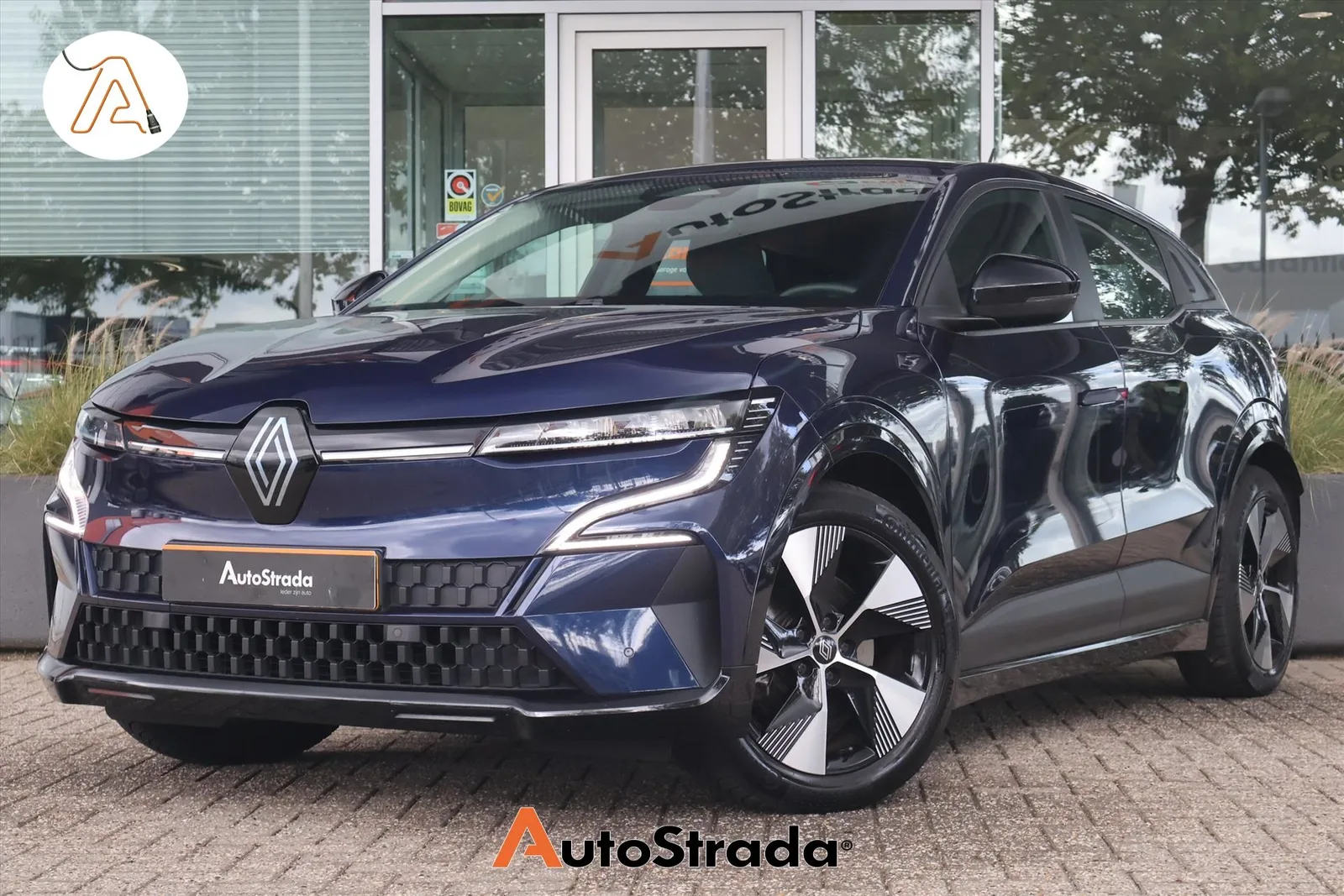 Renault Mégane E-Tech (2023) — foto 1