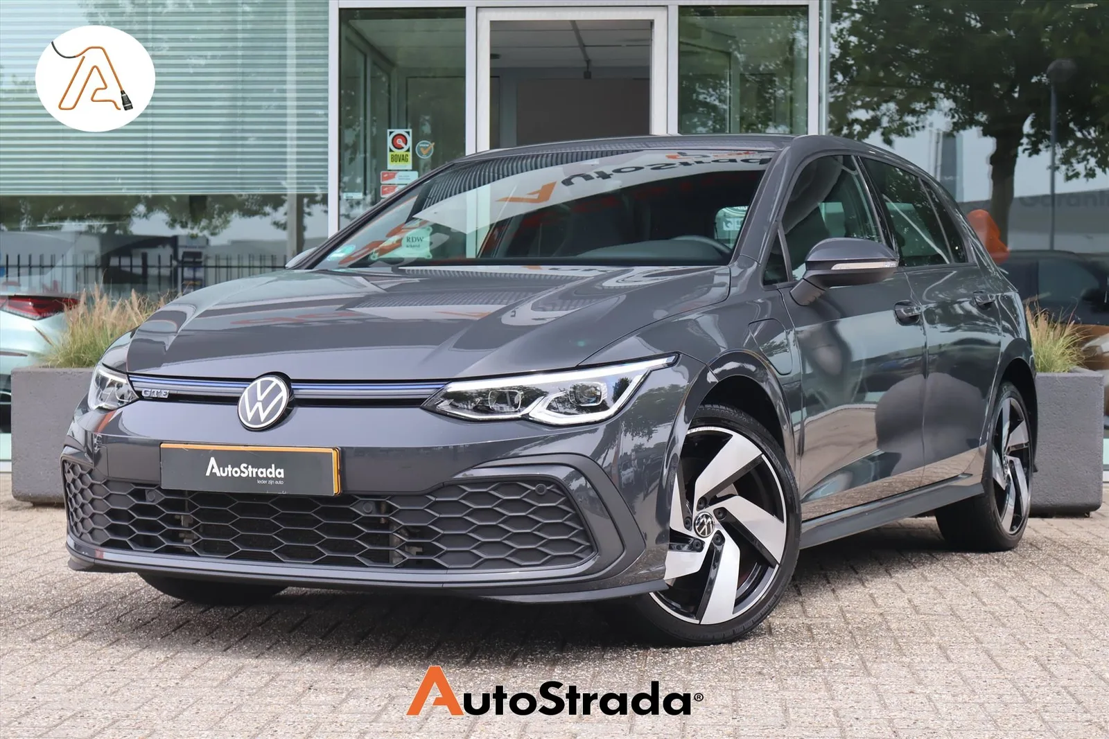 Volkswagen Golf (2021) — foto 1