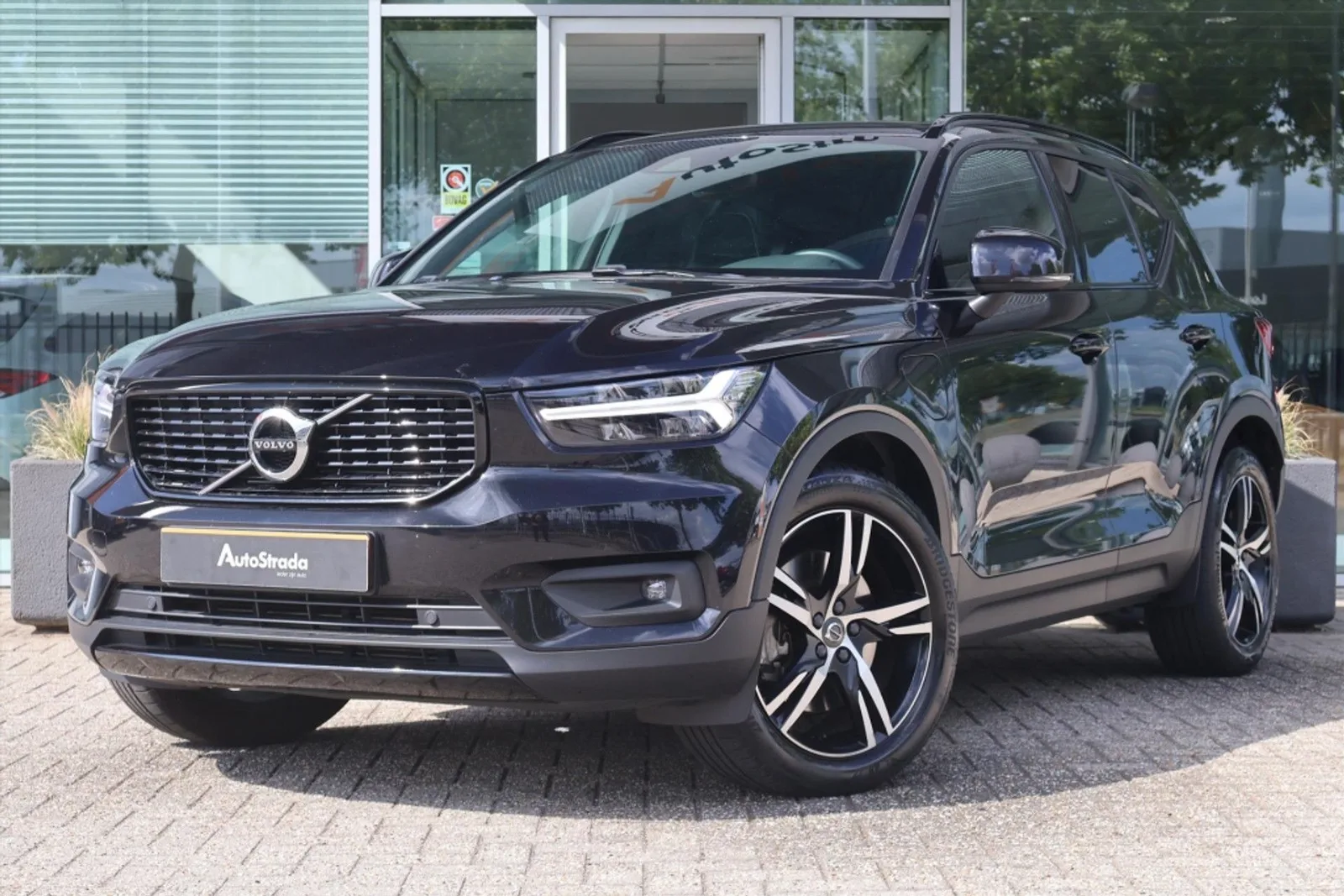 Volvo XC40 (2021) — foto 1