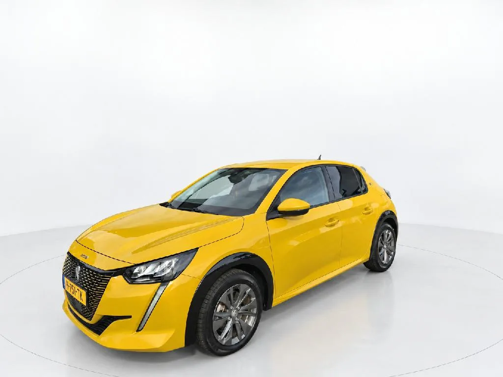 Peugeot e-208 (2022) — foto 1