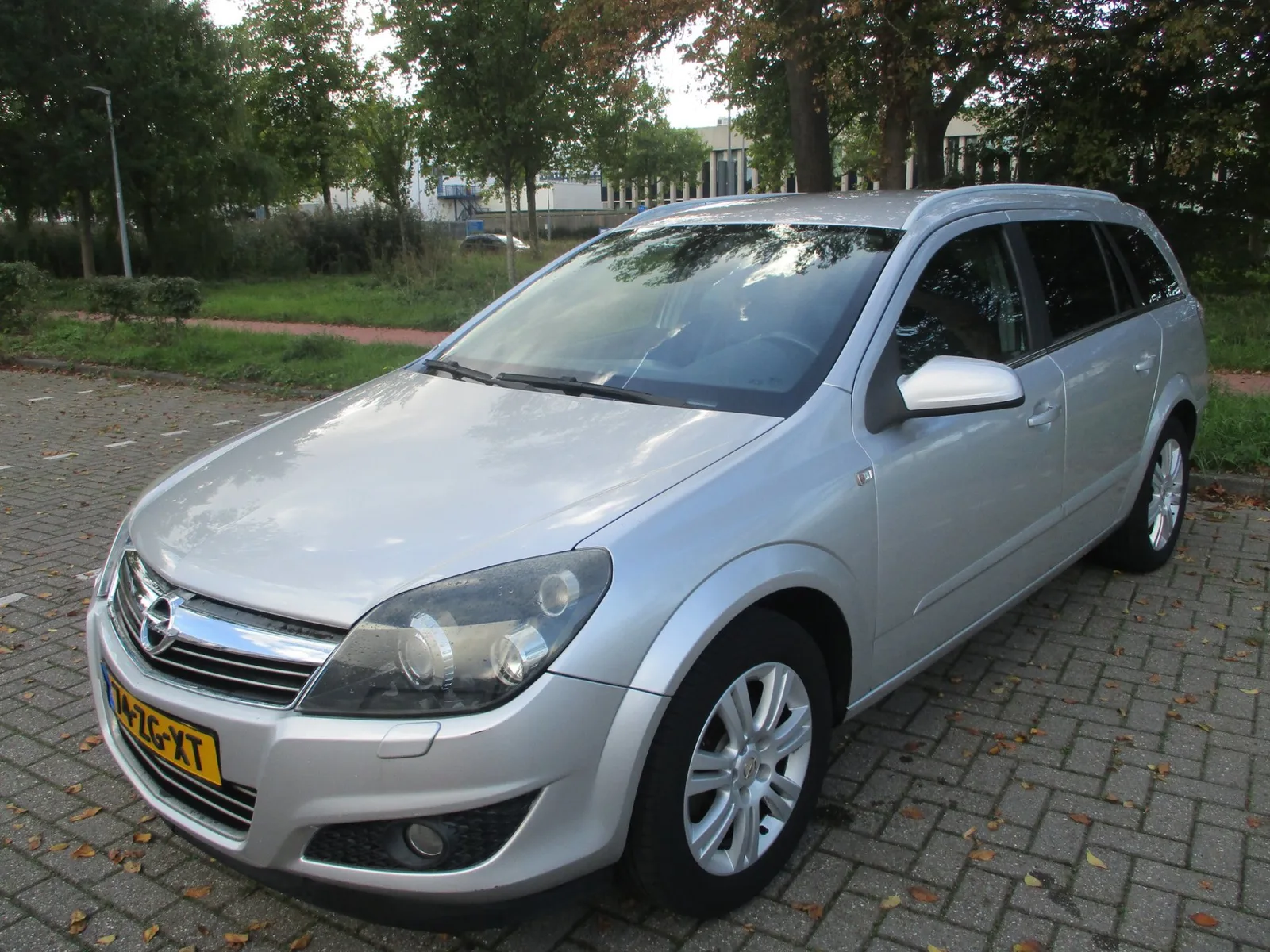 Opel Astra (2008) — foto 1