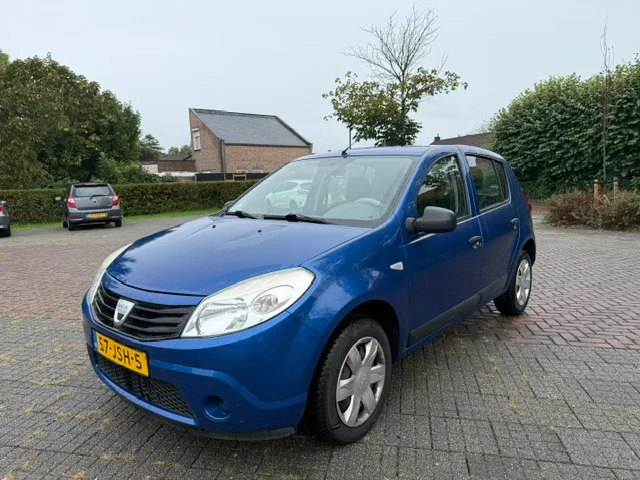 Dacia Sandero (2009) — foto 1