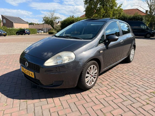 Fiat Grande Punto (2008) — foto 1