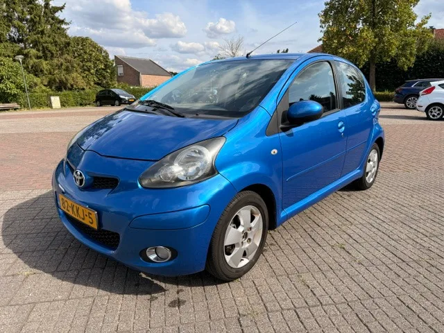 Toyota Aygo (2010) — foto 1