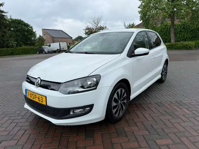 Volkswagen Polo (2015) — foto 1