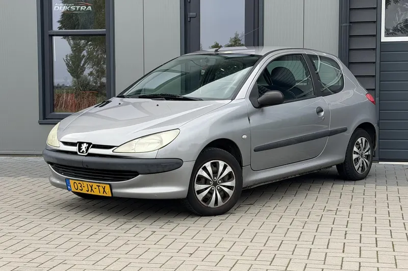 Peugeot 206 (2002)