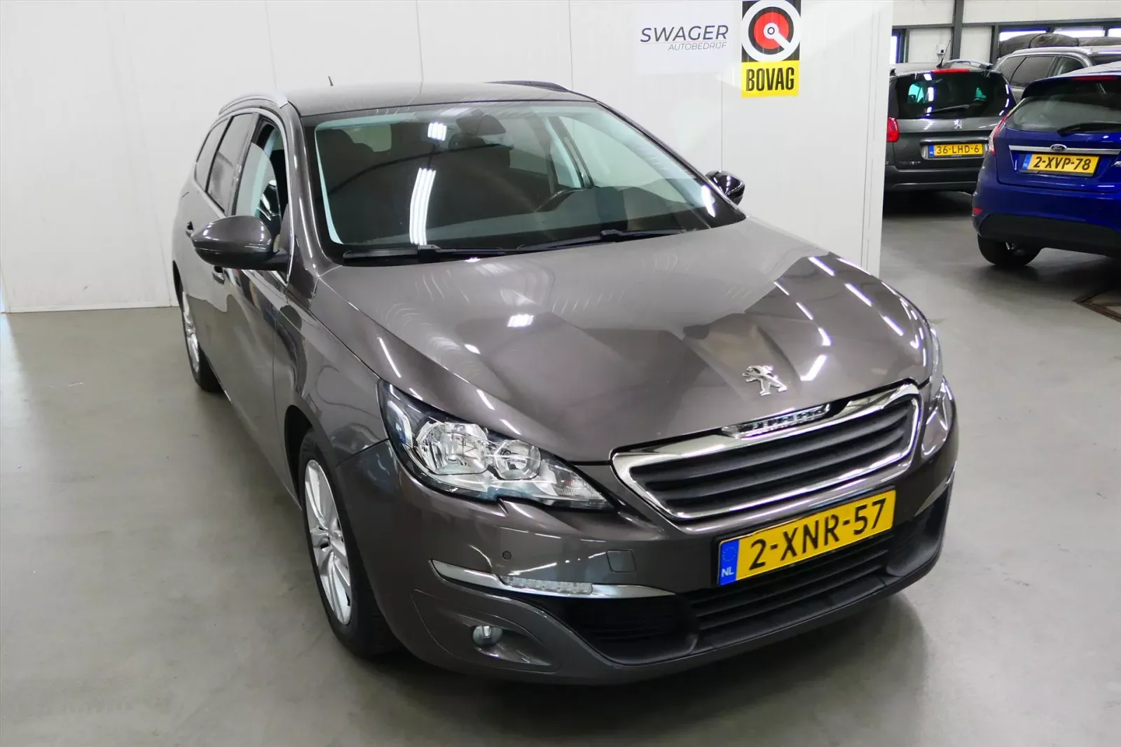 Peugeot 308 (2014) — foto 1