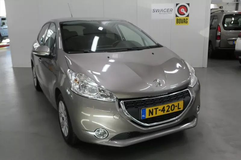 Peugeot 208 (2013)