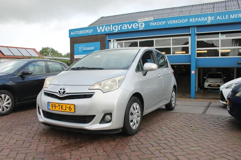 Toyota Verso-S (2012)