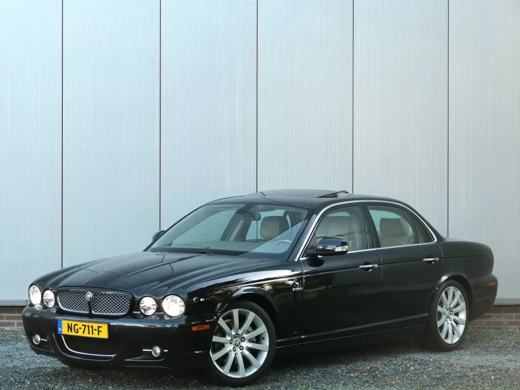 Jaguar XJ (2008) — foto 1
