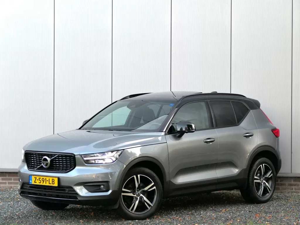 Volvo XC40 (2018) — foto 1