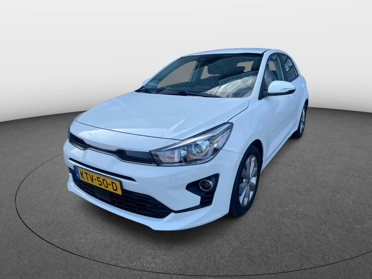 Kia Rio (2022) — foto 1