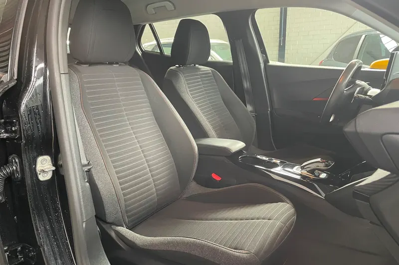 Peugeot 2008 (2021)