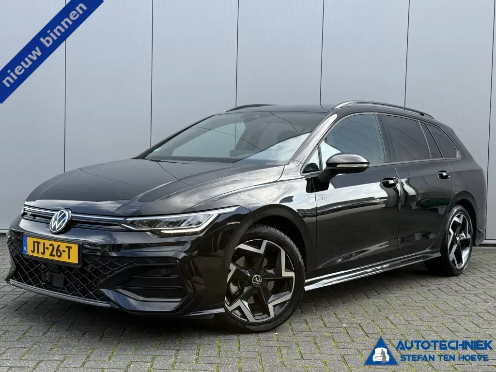 Volkswagen Golf (2025) — foto 1