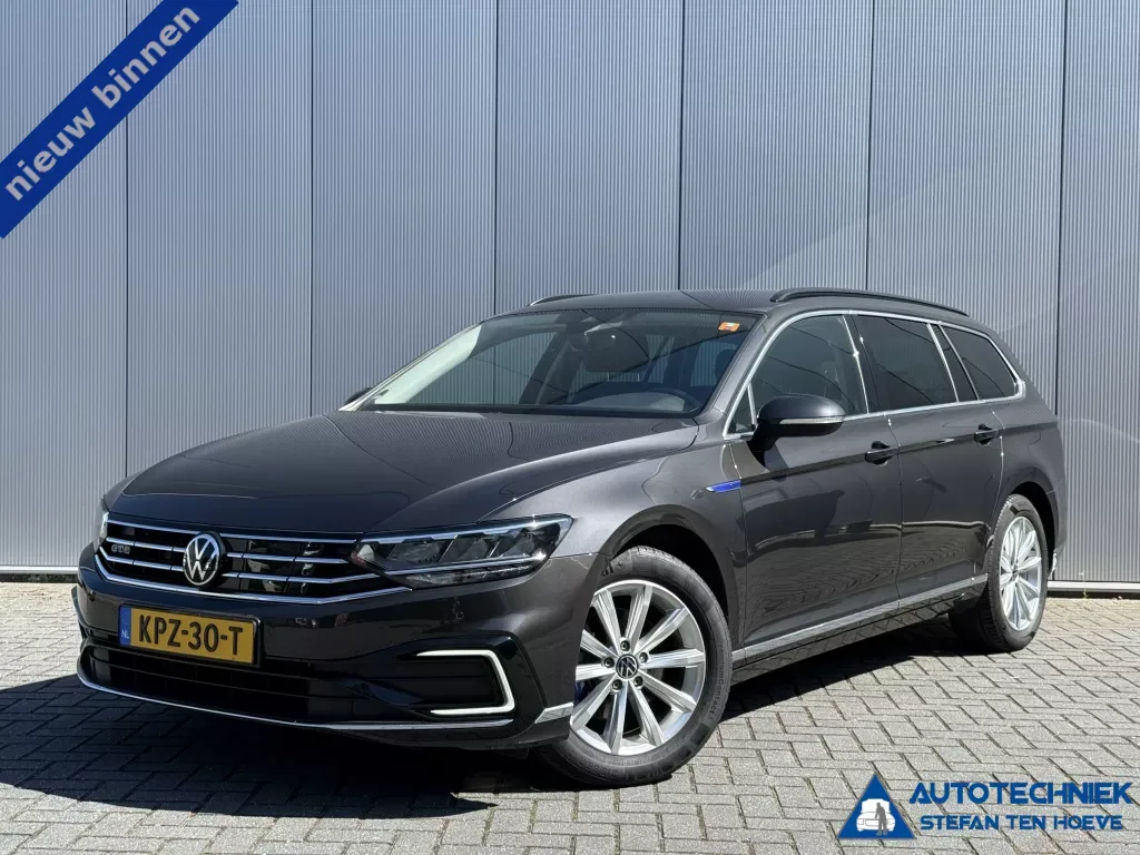 Volkswagen Passat (2021) — foto 1