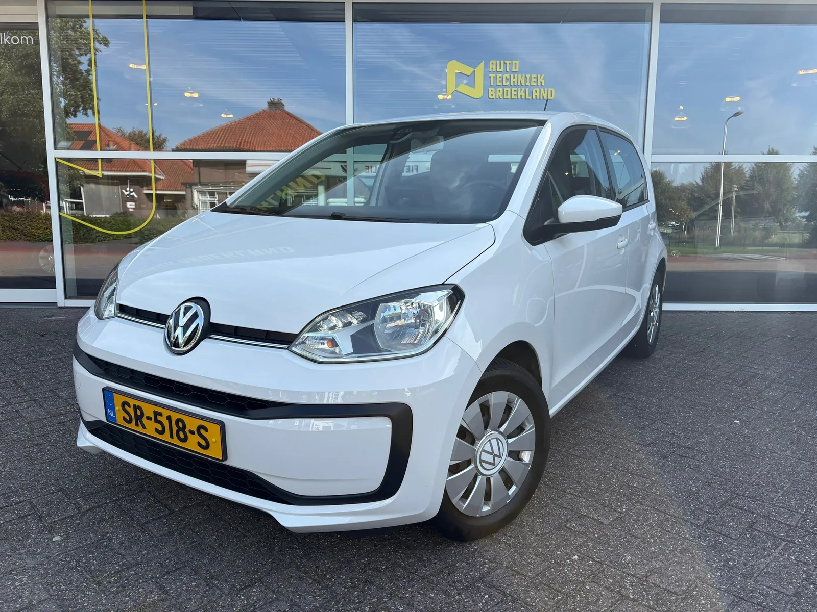 Volkswagen Up! (2018) — foto 1