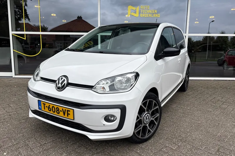 Volkswagen Up! (2017)