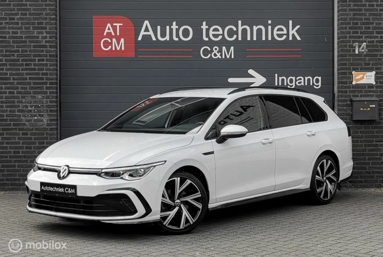 Volkswagen Golf (2021) — foto 1