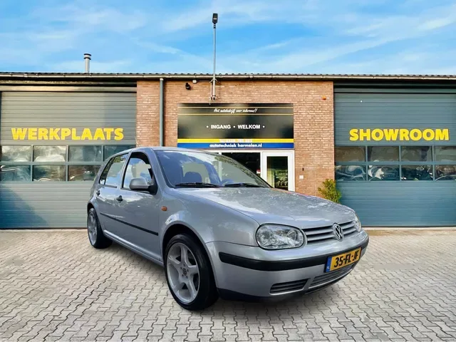 Volkswagen Golf (2000) — foto 1
