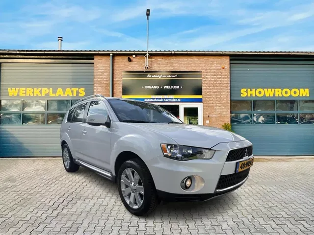 Mitsubishi Outlander (2010) — foto 1