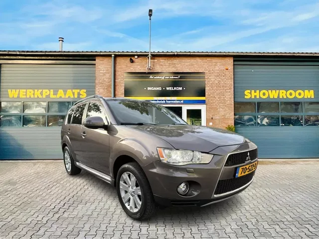 Mitsubishi Outlander (2012) — foto 1
