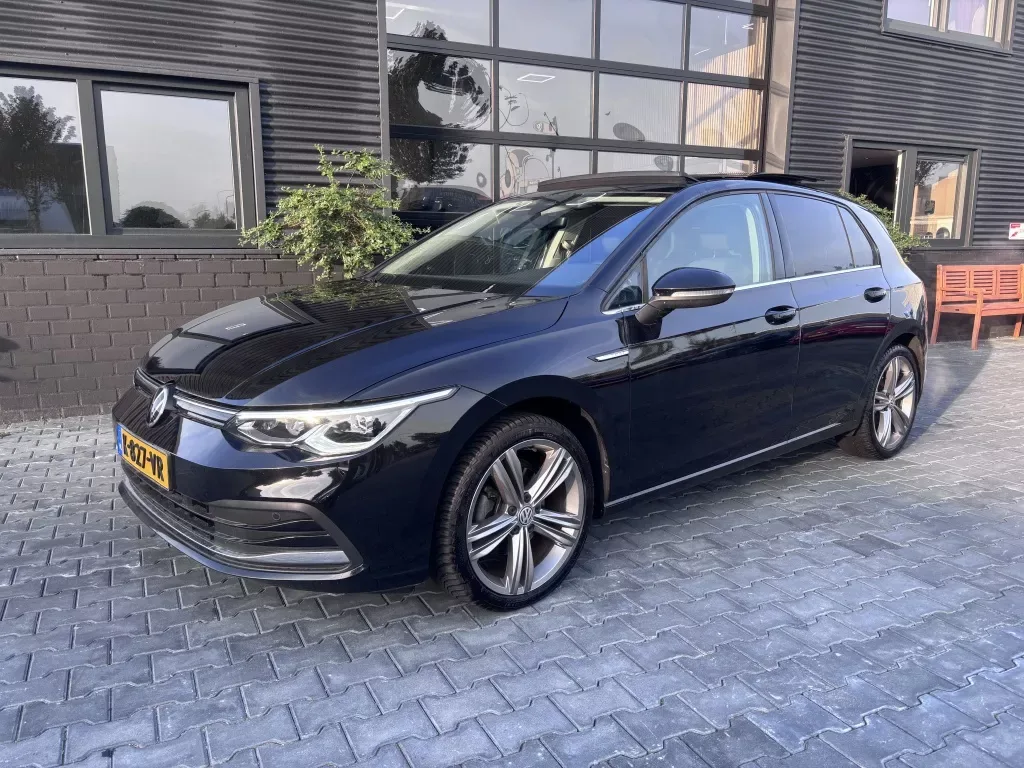 Volkswagen Golf (2020) — foto 1