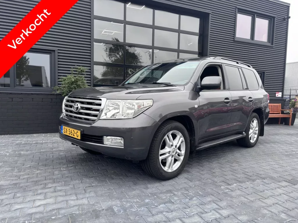 Toyota Land Cruiser V8 (2008) — foto 1