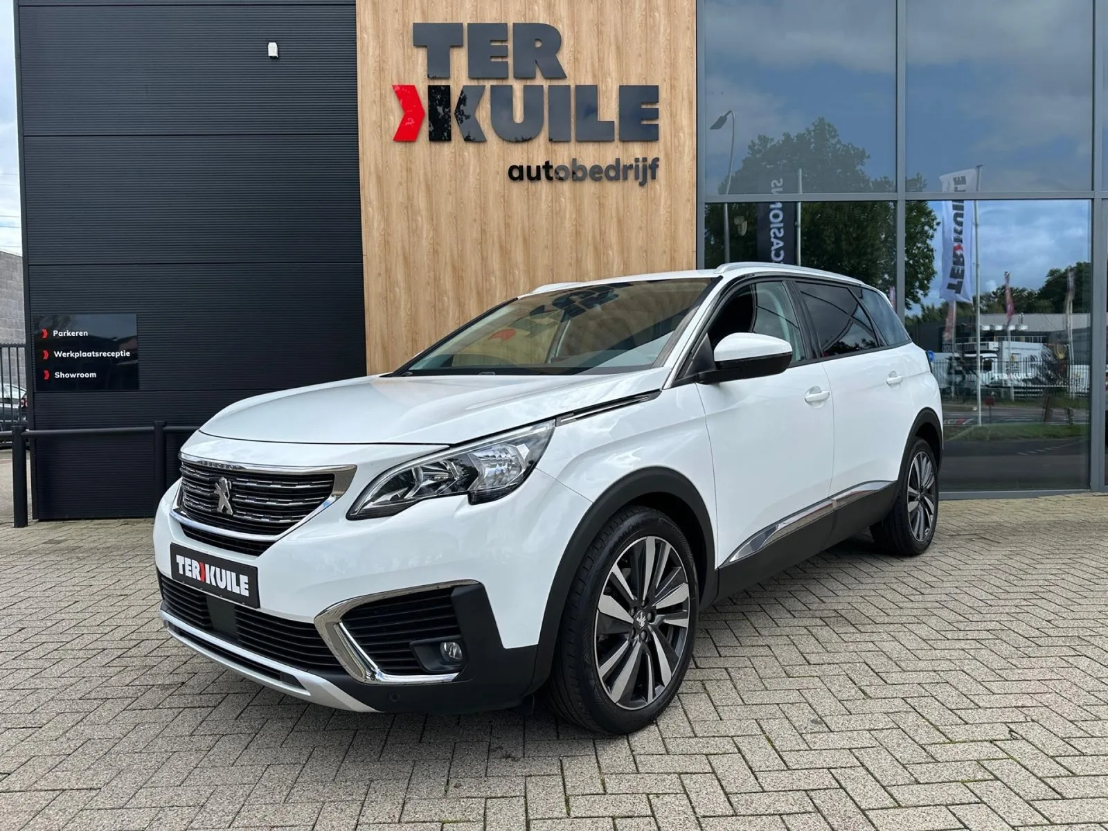 Peugeot 5008 (2018) — foto 1
