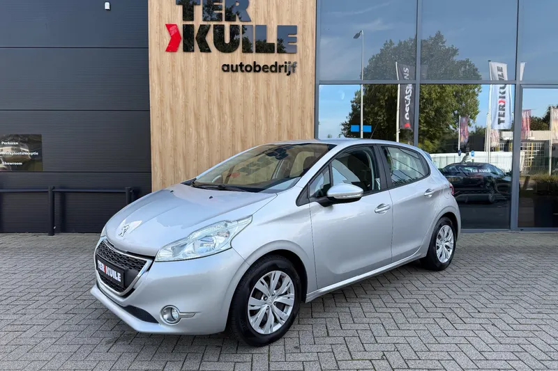Peugeot 208 (2012)