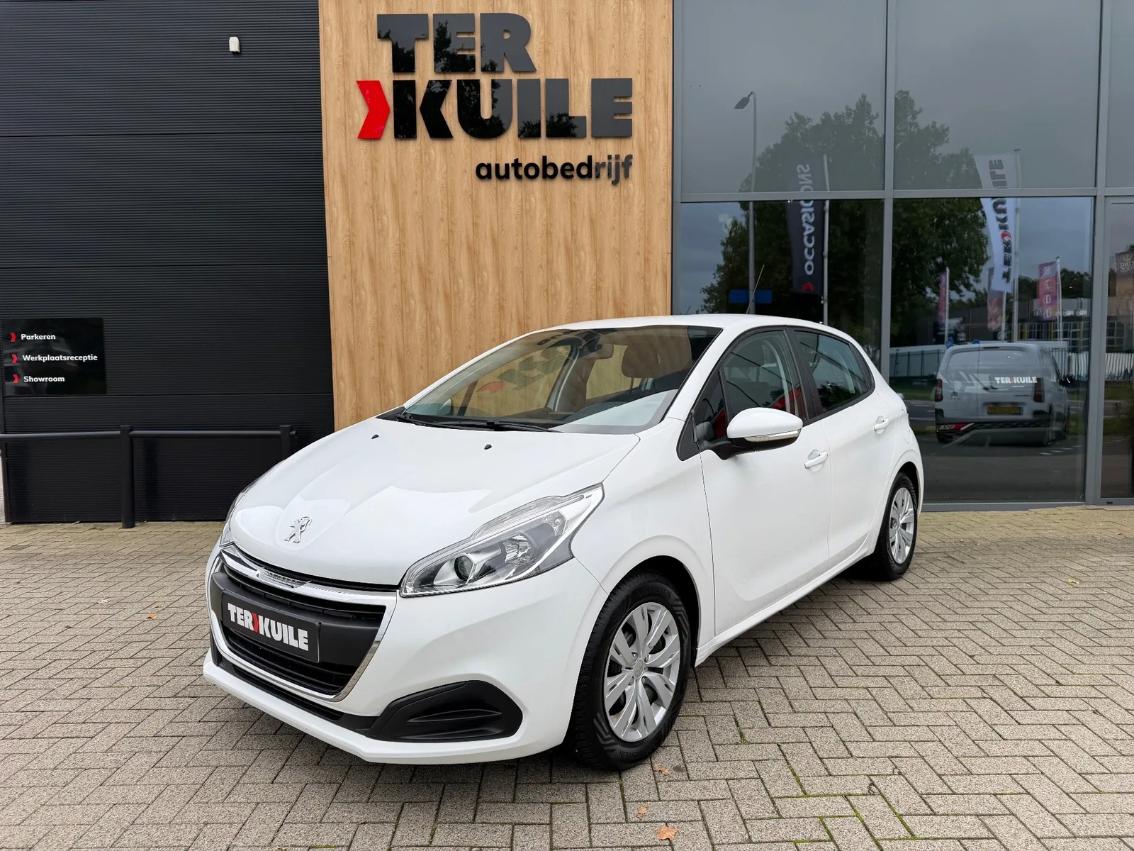 Peugeot 208 (2018) — foto 1