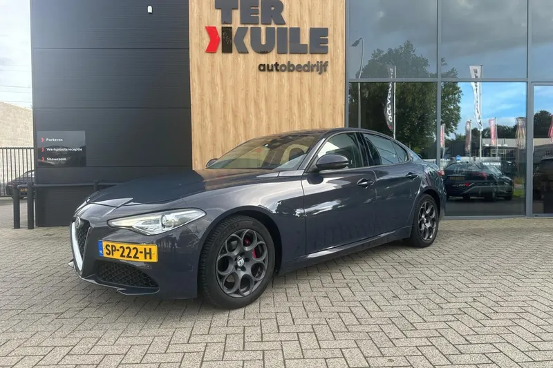 Alfa Romeo Giulia (2018)