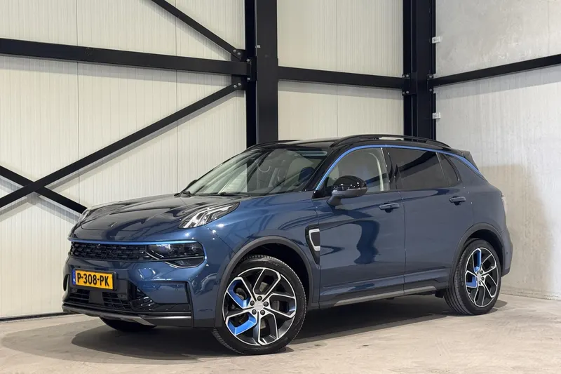 Lynk & Co 01 (2022)