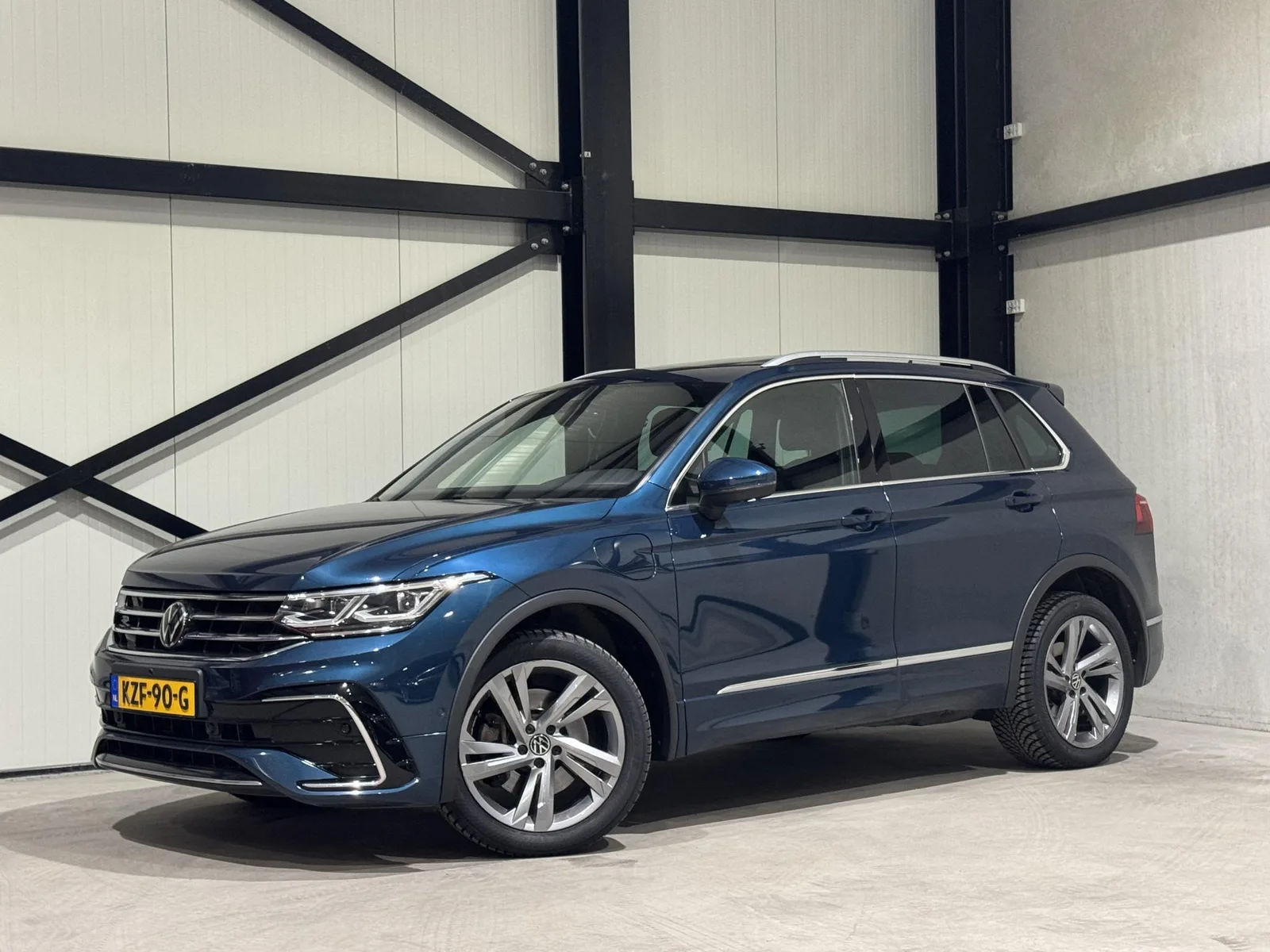 Volkswagen Tiguan (2022) — foto 1