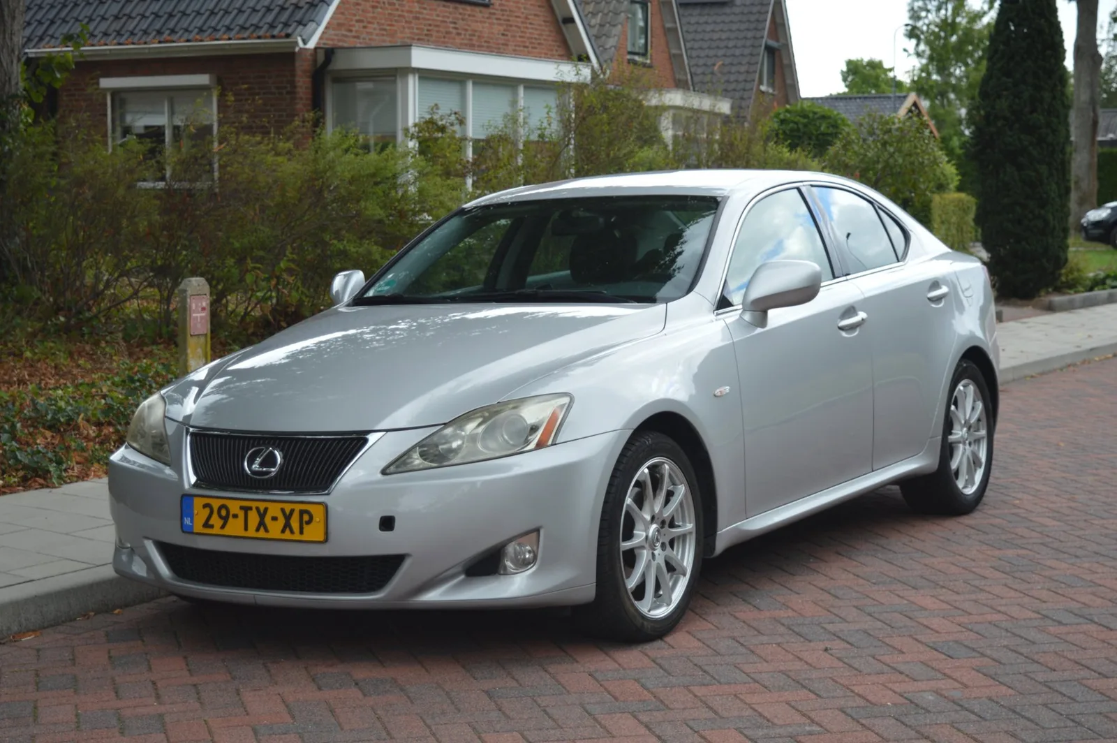 Lexus IS (2007) — foto 1