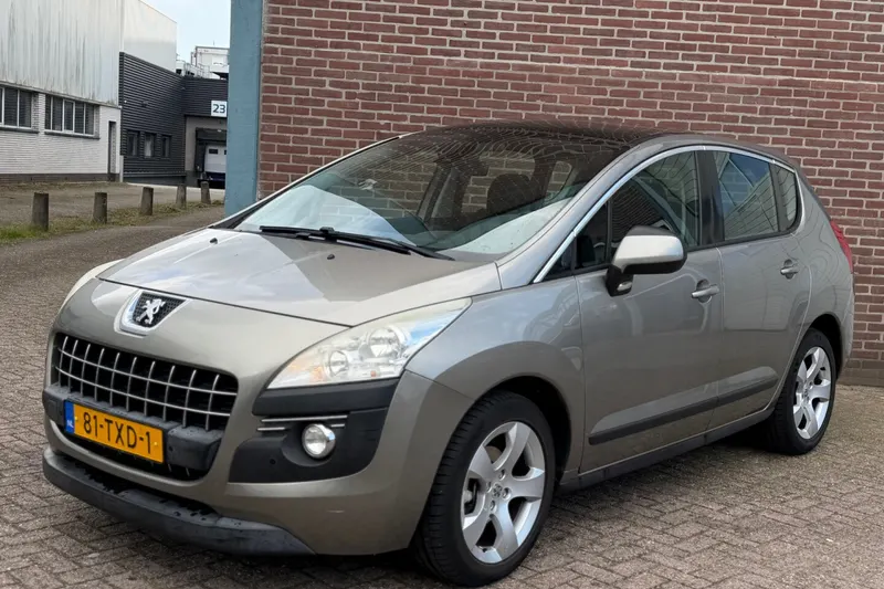 Peugeot 3008 (2011)