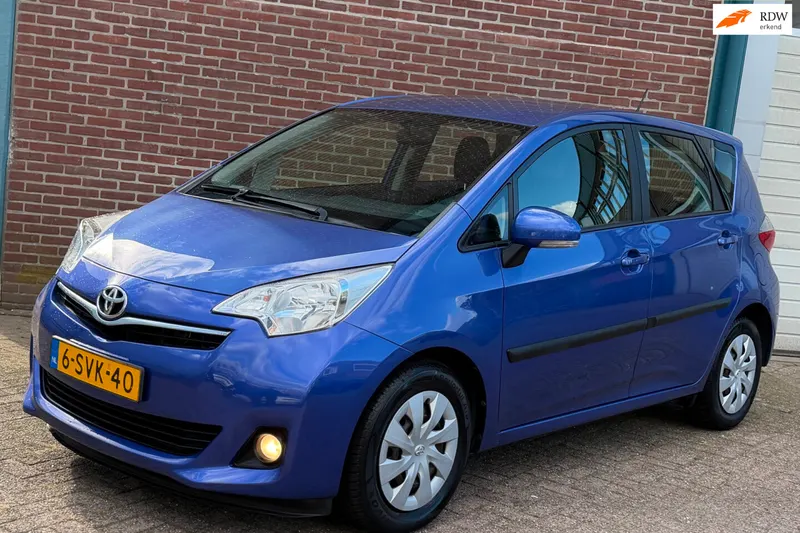 Toyota Verso-S (2014)
