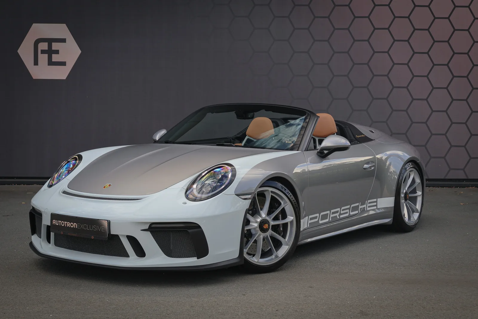 Porsche 911 (2019) — foto 1
