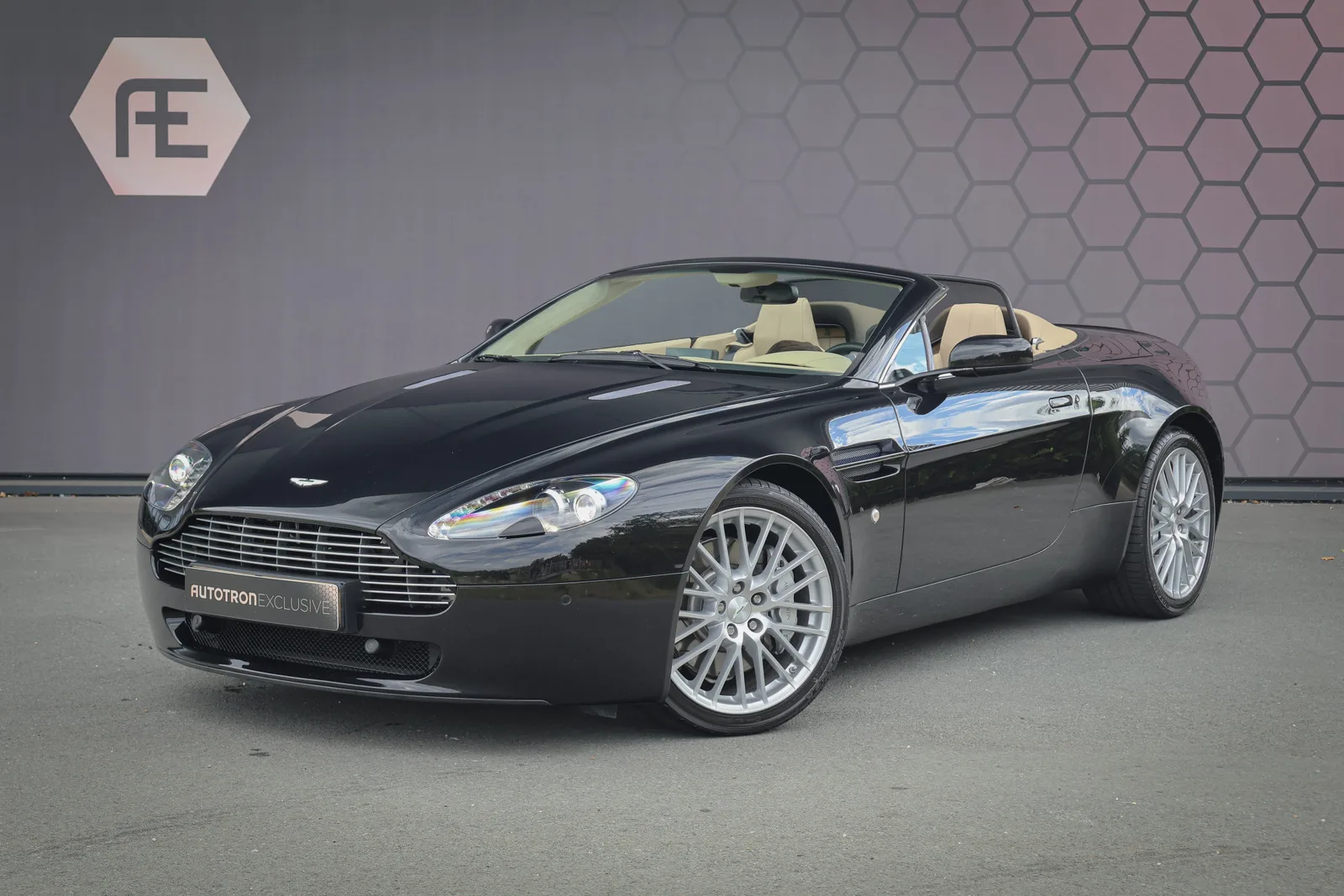 Aston Martin V8 Vantage (2009) — foto 1