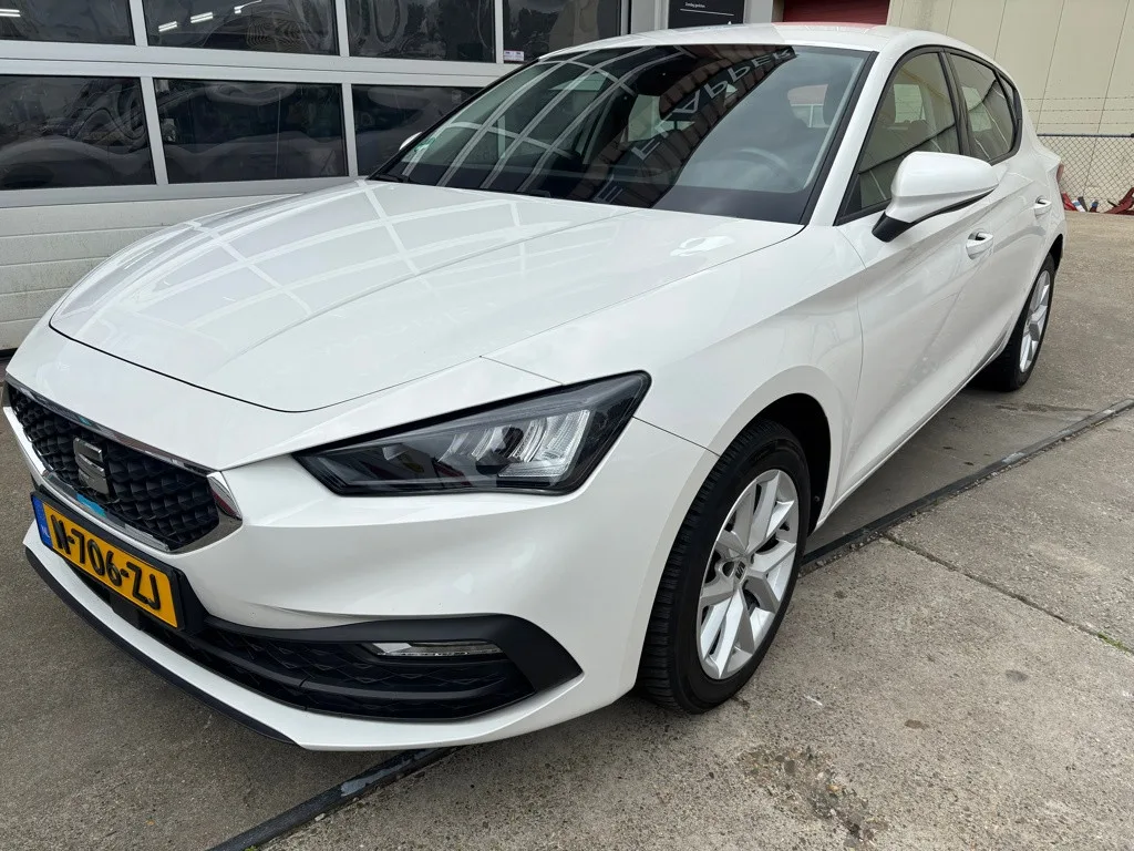SEAT Leon Sportstourer (2020) — foto 1