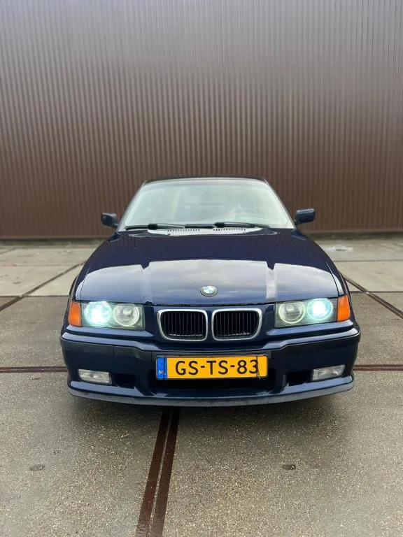 BMW 3-Serie (1993) — foto 1