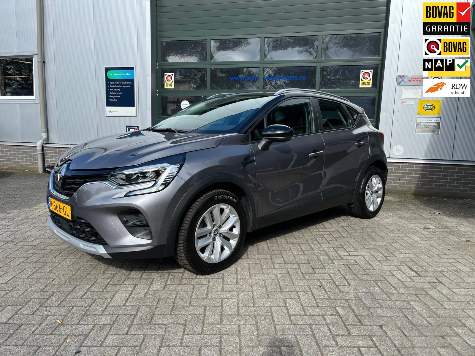 Renault Captur (2022) — foto 1