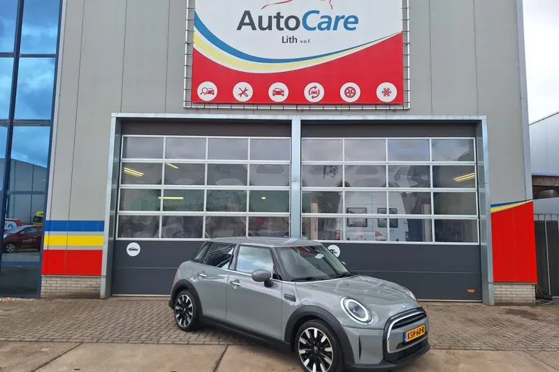 MINI One (2022)
