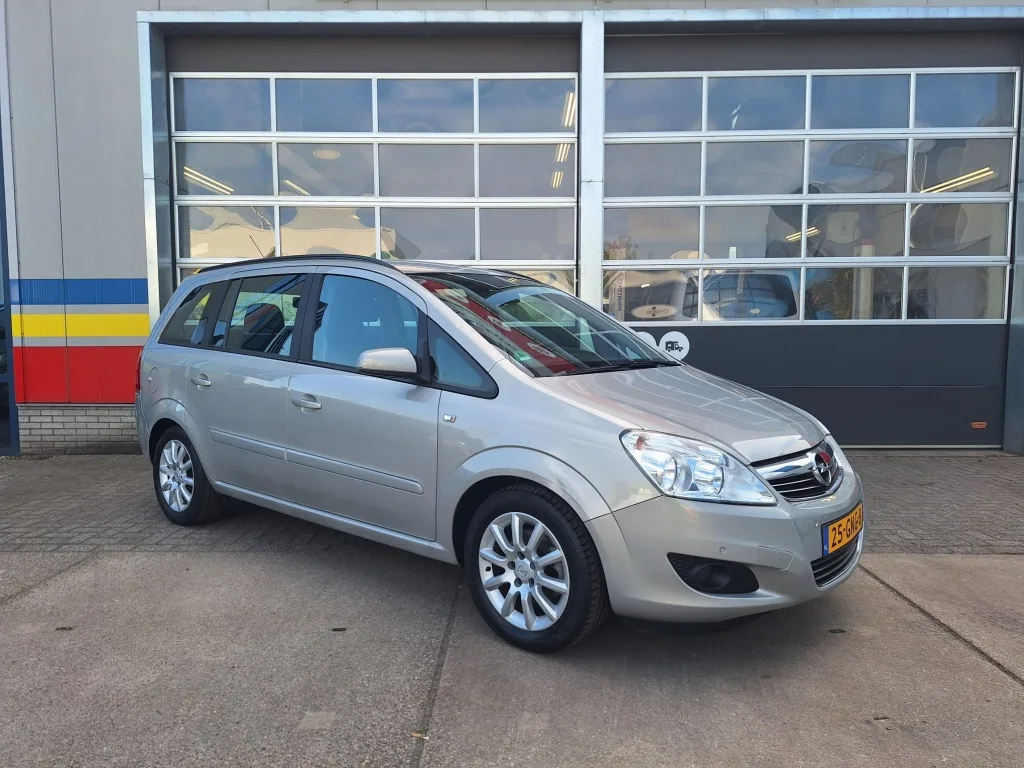 Opel Zafira (2008) — foto 1