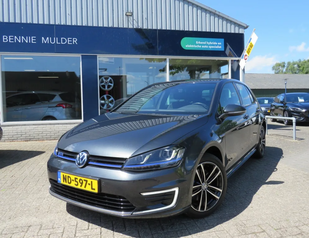 Volkswagen Golf (2016) — foto 1