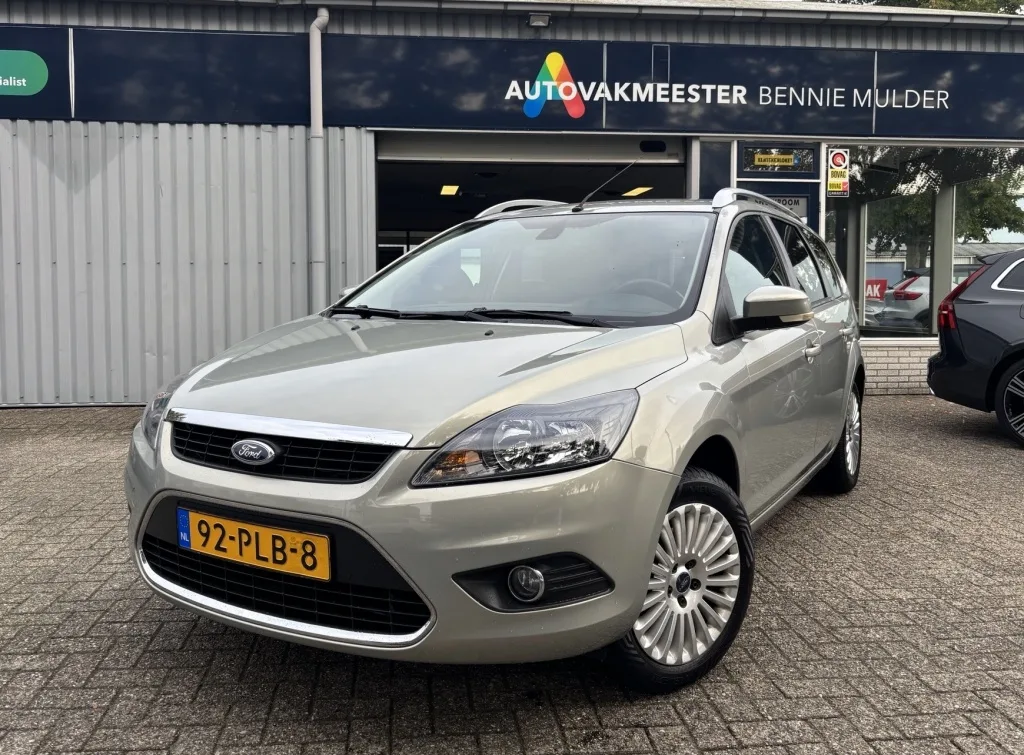 Ford Focus (2011) — foto 1