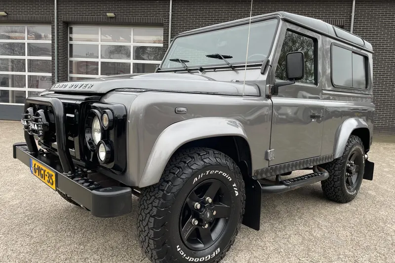 Land Rover Defender (2010)