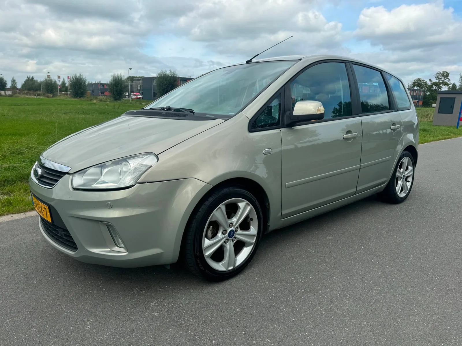 Ford C-Max (2009) — foto 1